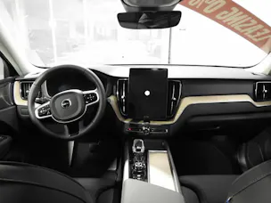 VOLVO XC60 2.0 T6 TE Ultra Dark eAWD
