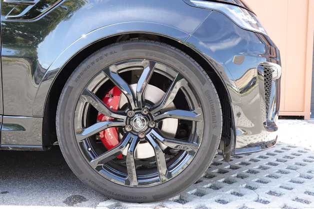 Land Rover Range Rover Sport 5.0 V8 S/C SVR Facelift 575' - "Toit Ouvrant * Roues 22' * Carbon * Son Meridian * Sièges Chauf./Ventilés"