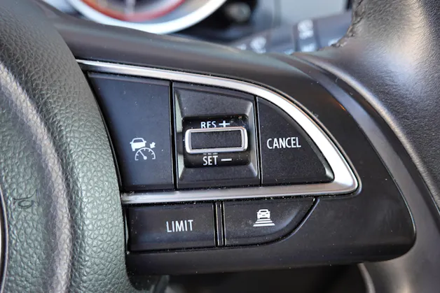 Suzuki Swift 1.2i Piz Sulai Top Hybrid Allgrip 4x4 "CH Auto * Keyless * GPS * Caméra * Temp. Adapt"