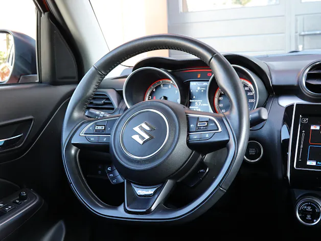 Suzuki Swift 1.2i Piz Sulai Top Hybrid Allgrip 4x4 "CH Auto * Keyless * GPS * Caméra * Temp. Adapt"