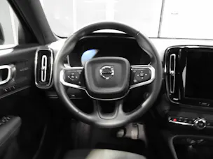 VOLVO XC40 2.0 B4 MH Plus Dark