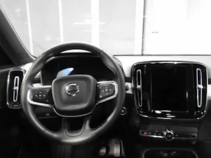VOLVO XC40 2.0 B4 MH Plus Dark