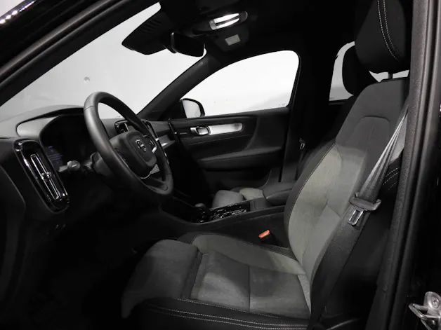 Volvo XC40 2.0 B4 MH Plus Dark