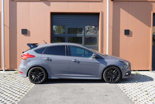 Ford Focus 2.0 SCTi ST3 "*Pack ST * Caméra de Recul * Tempomat * Clim Auto * Sièges Recaro * Jantes 18 * Aide à la Conduite *"