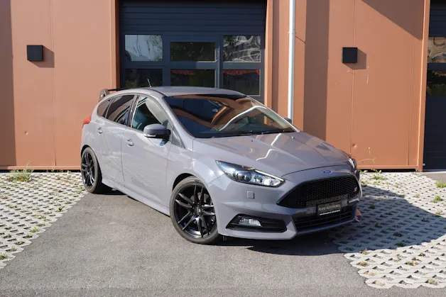 Ford Focus 2.0 SCTi ST3 "*Pack ST * Caméra de Recul * Tempomat * Clim Auto * Sièges Recaro * Jantes 18 * Aide à la Conduite *"