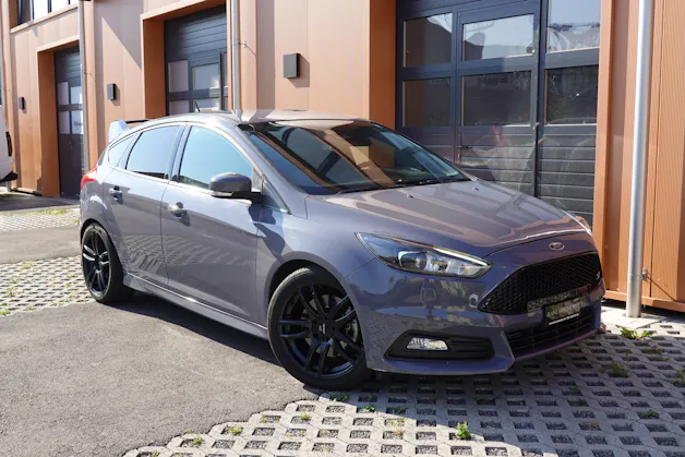 Ford Focus 2.0 SCTi ST3 "*Pack ST * Caméra de Recul * Tempomat * Clim Auto * Sièges Recaro * Jantes 18 * Aide à la Conduite *"