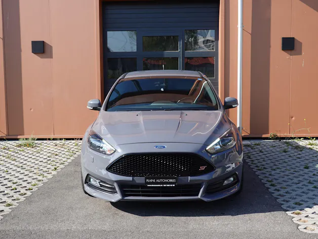 Ford Focus 2.0 SCTi ST3 "*Pack ST * Caméra de Recul * Tempomat * Clim Auto * Sièges Recaro * Jantes 18 * Aide à la Conduite *"