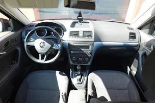 SKODA Yeti 1.2 TSI DSG -"* CH Fahrzeug * 8 Roues * Phares Auto * Capteur stationnement * Tempomat * Clim Auto *