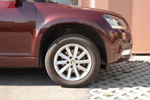 SKODA Yeti 1.2 TSI DSG -"* CH Fahrzeug * 8 Roues * Phares Auto * Capteur stationnement * Tempomat * Clim Auto *
