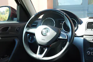 SKODA Yeti 1.2 TSI DSG -"* CH Fahrzeug * 8 Roues * Phares Auto * Capteur stationnement * Tempomat * Clim Auto *