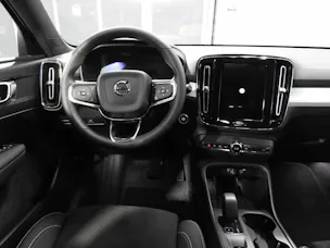 VOLVO XC40 2.0 B3 MH Core