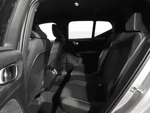 VOLVO XC40 2.0 B3 MH Core