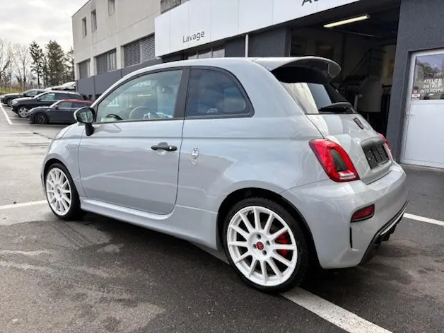 Fiat 595 Abarth 1.4 T-Jet 180 Esseesse