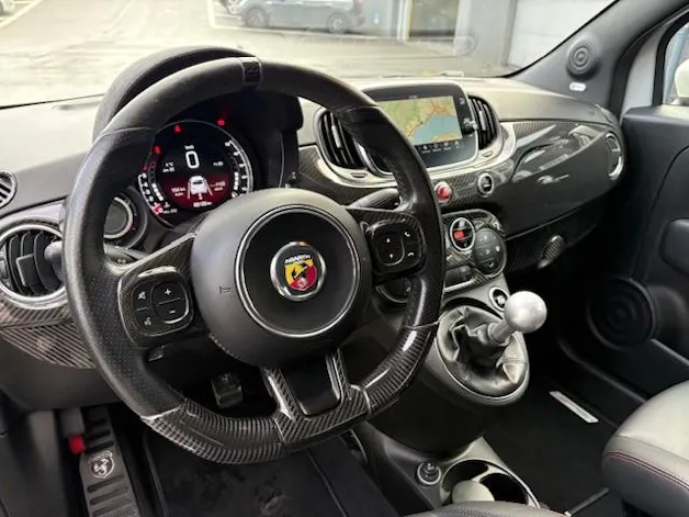 Fiat 595 Abarth 1.4 T-Jet 180 Esseesse