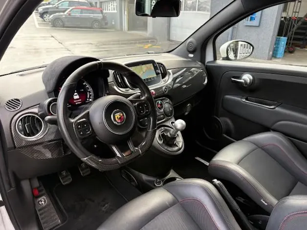 Fiat 595 Abarth 1.4 T-Jet 180 Esseesse