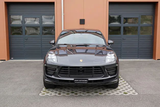 Porsche Macan Turbo PDK - "CH Auto * Pack Chrono * Sièges 18 Pos. * Caméra 360' * Echap. Sport"