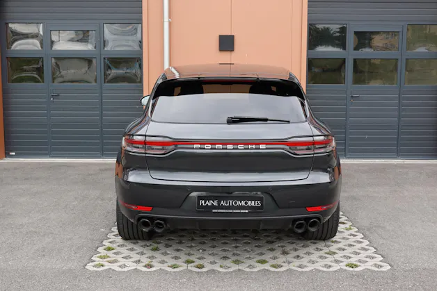 Porsche Macan Turbo PDK - "CH Auto * Pack Chrono * Sièges 18 Pos. * Caméra 360' * Echap. Sport"