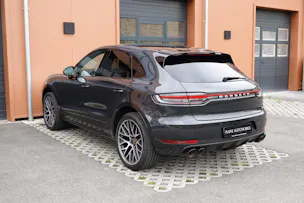 PORSCHE Macan Turbo PDK - "CH Auto * Pack Chrono * Sièges 18 Pos. * Caméra 360' * Echap. Sport"