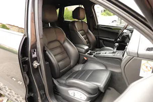 PORSCHE Macan Turbo PDK - "CH Auto * Pack Chrono * Sièges 18 Pos. * Caméra 360' * Echap. Sport"