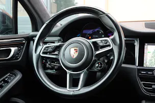 PORSCHE Macan Turbo PDK - "CH Auto * Pack Chrono * Sièges 18 Pos. * Caméra 360' * Echap. Sport"