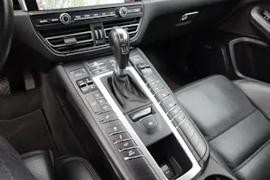 PORSCHE Macan Turbo PDK - "CH Auto * Pack Chrono * Sièges 18 Pos. * Caméra 360' * Echap. Sport"