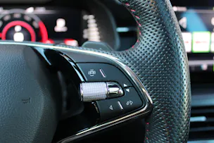 SKODA Kamiq 1.5 TSI ACT Monte Carlo DSG - "Toit Pano * 8 Roues * Tempomat Adapt * Caméra * Son Premium"