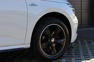 SKODA Kamiq 1.5 TSI ACT Monte Carlo DSG - "Toit Pano * 8 Roues * Tempomat Adapt * Caméra * Son Premium"