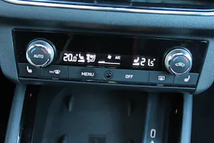SKODA Kamiq 1.5 TSI ACT Monte Carlo DSG - "Toit Pano * 8 Roues * Tempomat Adapt * Caméra * Son Premium"
