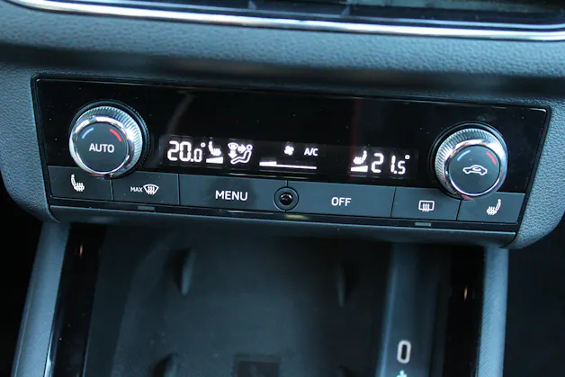 Škoda Kamiq 1.5 TSI ACT Monte Carlo DSG - "Toit Pano * 8 Roues * Tempomat Adapt * Caméra * Son Premium"