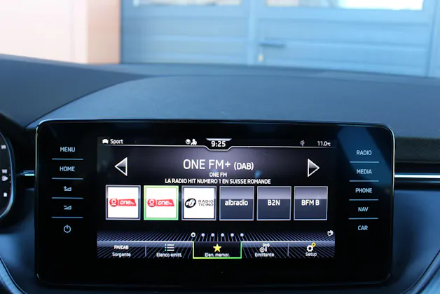 Škoda Kamiq 1.5 TSI ACT Monte Carlo DSG - "Toit Pano * 8 Roues * Tempomat Adapt * Caméra * Son Premium"