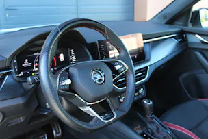 SKODA Kamiq 1.5 TSI ACT Monte Carlo DSG - "Toit Pano * 8 Roues * Tempomat Adapt * Caméra * Son Premium"