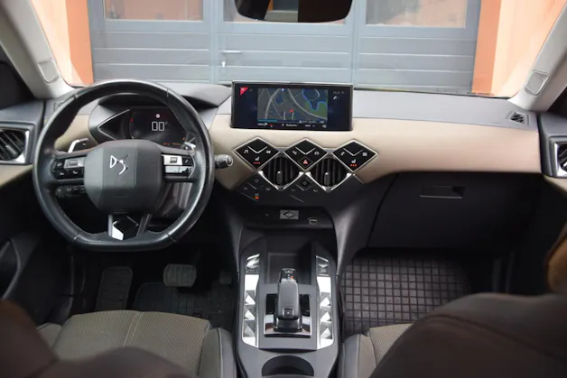 DS Automobiles AUTOMOBILES DS 3 Crossback 1.2 Performance Line EAT8