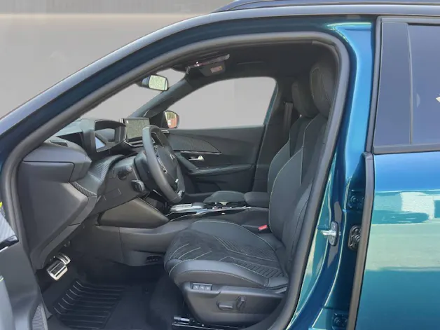 Peugeot 2008 1.2 Hybrid 145 GT Exclusive