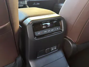 Toyota Land Cruiser 2.8 D 48V Style