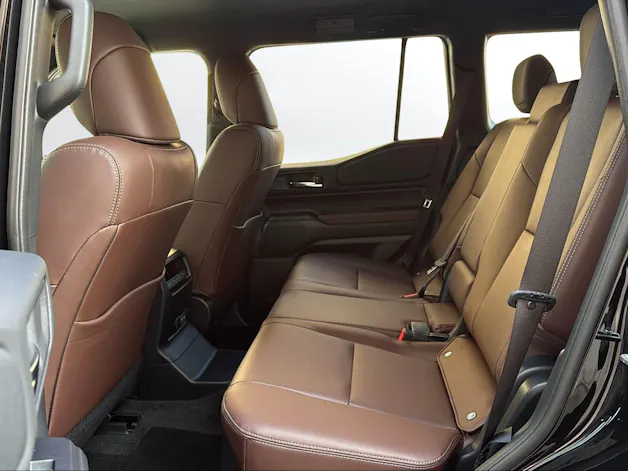 Toyota Land Cruiser 2.8 D 48V Style