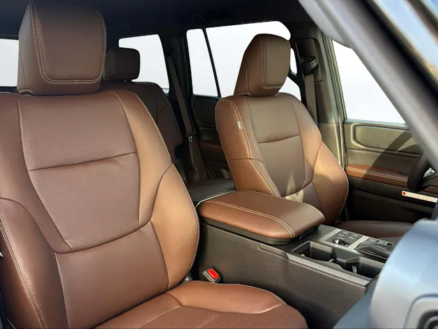 Toyota Land Cruiser 2.8 D 48V Style