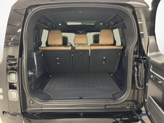 Land Rover Defender 110 3.0 D I6 250 X-Dynamic SE