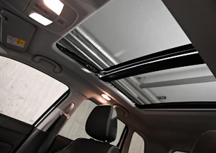 https://vehicle.imgix.net/4414369/65d7f21c-7acc-445a-8da9-9805482f58d3.jpg