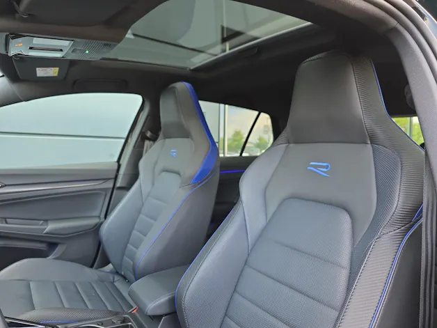 VW Golf R VIII 2.0 TSI Black Edition DSG 4motion (CH)