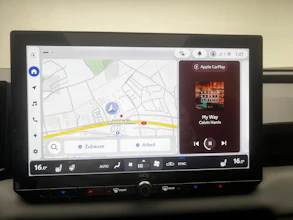 https://vehicle.imgix.net/4414420/169e69a9-8323-4782-95e1-5a66c0ab5b14.jpeg