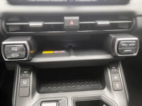 https://vehicle.imgix.net/4414420/18dd0524-9f16-4a39-b3bd-4bdb605ec088.jpeg
