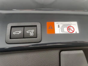 https://vehicle.imgix.net/4414420/220ca2f1-f959-4eac-ba9f-cce27ad3701a.jpeg