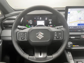 https://vehicle.imgix.net/4414420/58bdfb65-b160-4020-9d18-0f95d3d3725d.jpeg