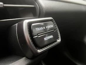 https://vehicle.imgix.net/4414420/701709b1-c6ab-4bcc-b401-cb4ebf4b7db0.jpeg