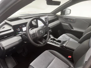https://vehicle.imgix.net/4414420/db95889b-ce24-43bd-b57c-71b72075b95d.jpeg