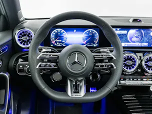MERCEDES-BENZ A 35 AMG 4MATIC