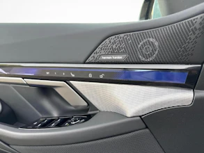 https://vehicle.imgix.net/4414500/efa626f3-78f8-4200-8e73-85372745f852.jpg