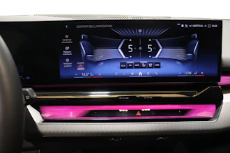 https://vehicle.imgix.net/4414522/2d6bbac6-571a-4c62-bc05-d7b0d9c10c3a.JPG