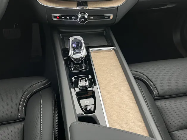 VOLVO XC60 2.0 T8 TE Ultra Bright eAWD