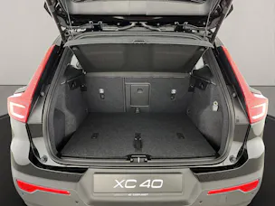 VOLVO XC40 2.0 B3 MH Plus Dark